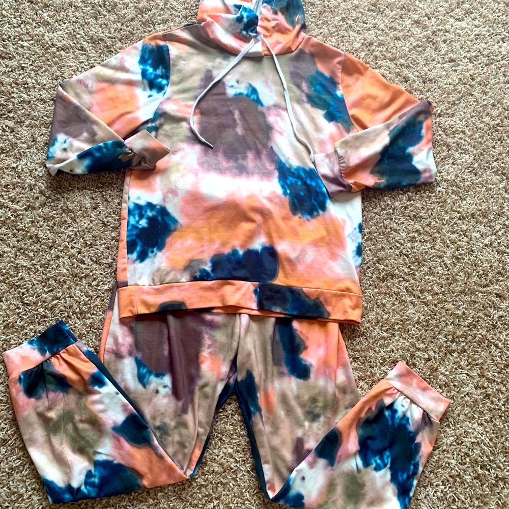 Fun tie dye lounge set